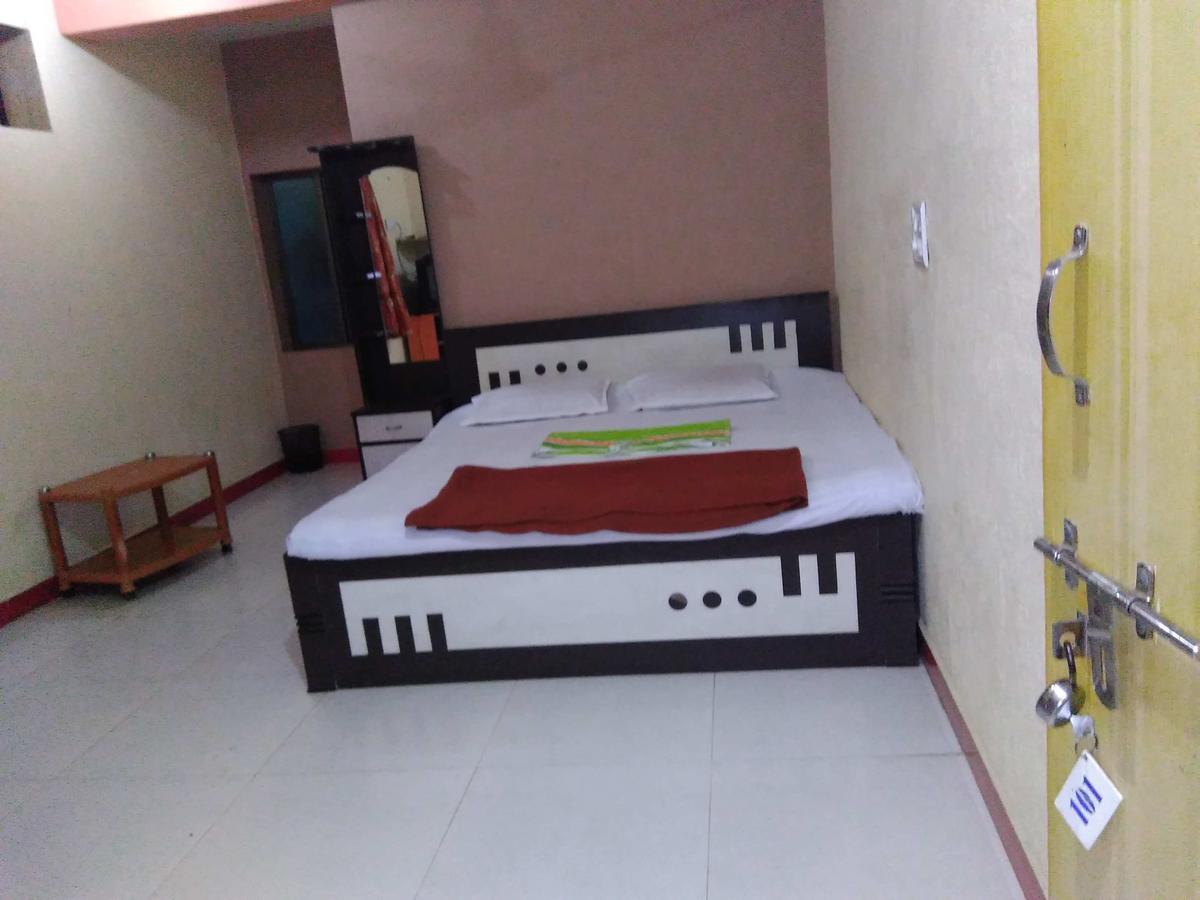 Sai Prasad Guest House Murūd Rum bild